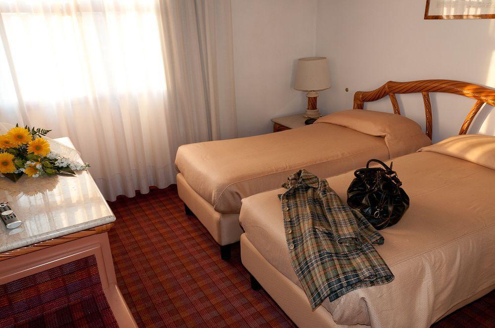 Hotel Villa Isabela Sant'Angelo  Exterior photo